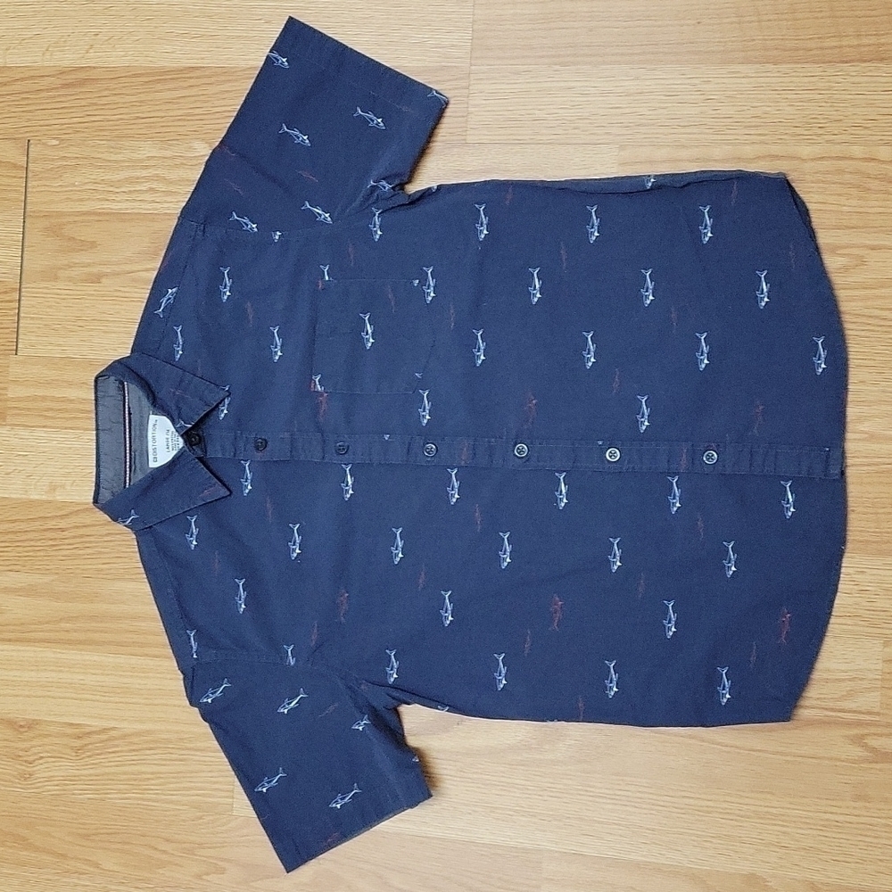 Distortion boys size 14 short sleeve button down shark shirt